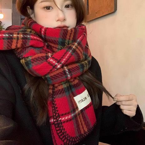 Scarf women's autumn and winter high-end plaid shawl new warm Korean version atmosphere student scarf versatile