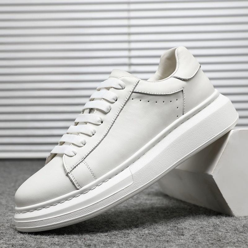Autumn New Shoes for Men Cow Leather Casual Shoes Fashion White Flat Skateboard Shoes Youth Lace-up Sneaker