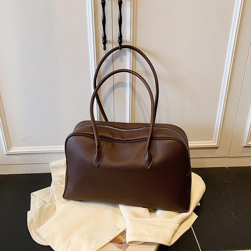 Versatile Commuter Large-capacity Pillow Bag 2025 Simple Casual Autumn and Winter Explosion Women's Tide High-end Shoulder Bag