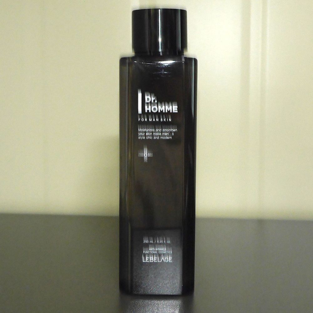 For Men Skin 250ml, containing AEYPJTQM green tea extract and green tea extract.
