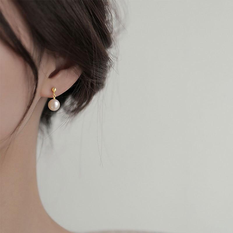

Изысканные серебряные серьги-гвоздики с жемчугом Yumi Exquisite s925 - Высококлассный нишевый аксессуар Осень/Зима золотой