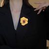 The Golden Noble Flower Brooch Is A High-end and Elegant Crystal Flower Brooch with A Light Luxury and High-end Feel