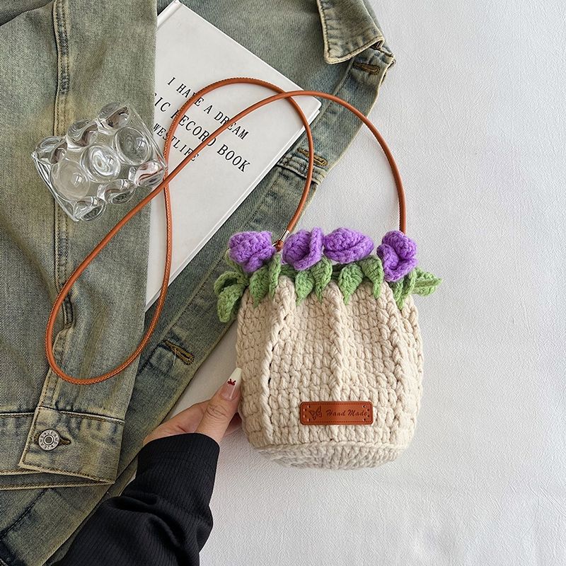 

Лето Лето Шерсть Букет роз Сумка Женская 2025 Новое поступление Стильная вязаная сумка Кросс-боди Сумка-ведро Сумка для мобильного телефона Purple