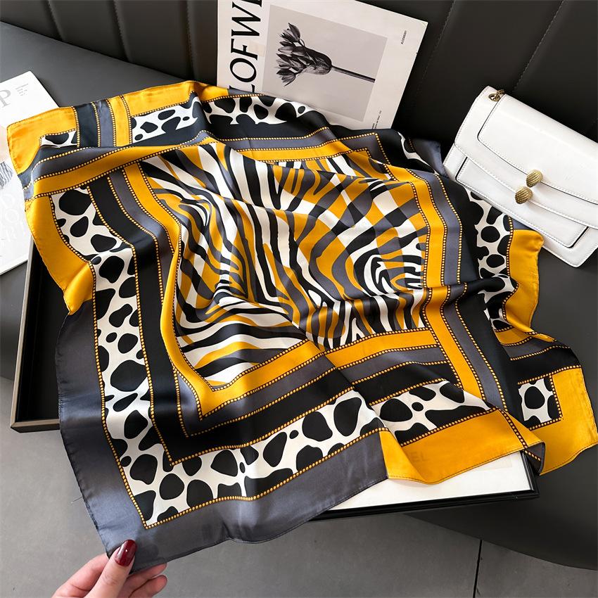 Leopard Print Scarf Women'S Geometric Color Matching Silk Scarf Square Scarf 70Cm Imitation Silk Scarf Smooth Sunscreen Shawl New