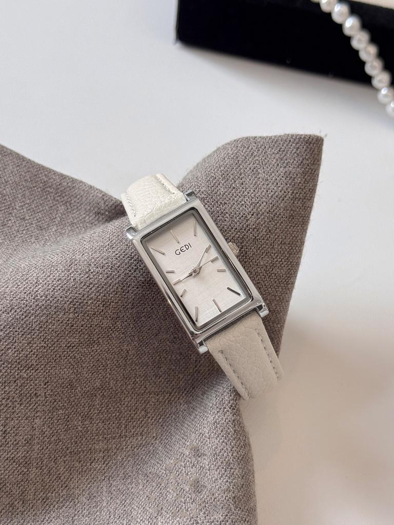 NEUE Retro Klassische Quadratische Damen Uhr Original Quarzwerk Minimalistisch Elegantes Lederarmband Uhren Damengeschenk
