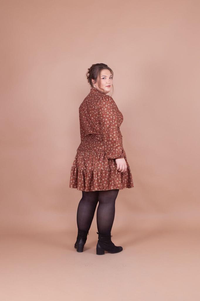 Damen Übergröße Kleid Plus Size Tan Samt Florales Muster Kragendetail Kleid