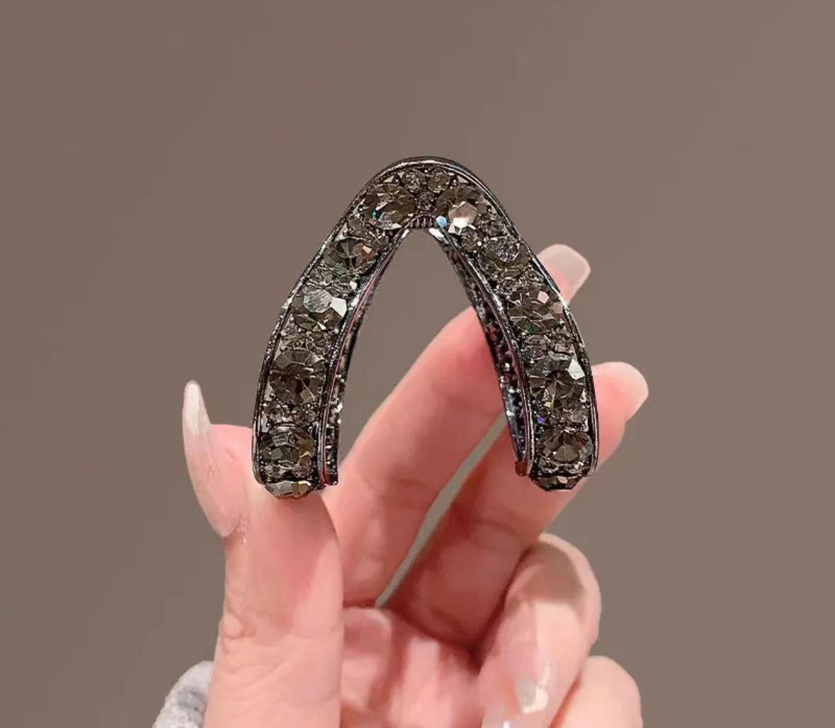 

Трендовая V-образная шпилька 2024 года: Короткие волосы Высокий конский хвост заколка для женских причесок