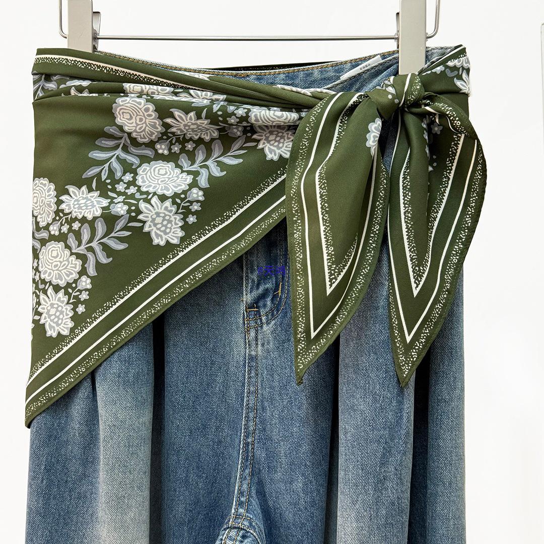 

Retro Silk Scarf: Women s Fashion Triangle Belt, Waist & Neck Accessory, Headscarf, Layered Style Minimalist Scarf - Coffee Rose