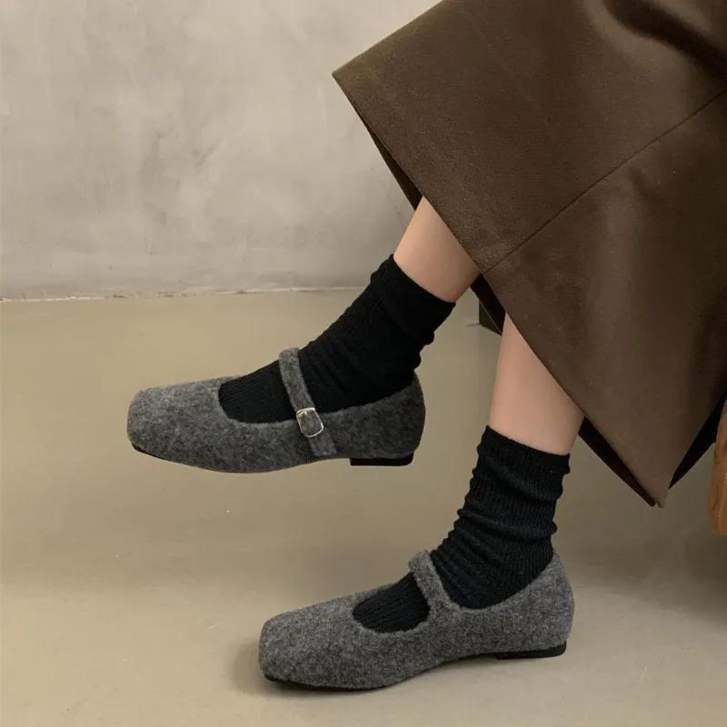 Fashion Women's Flat Mary Janes Shoes Square Toe Ballet Flats for Female New Fashion Buckle Strap Ladies Shoes Spring Autumn Mocasines