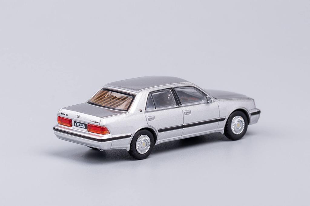 Gaincorp Products 1/64 Scale Toyota Crown JZS155 LHD Silver Finished Model KS-012-67