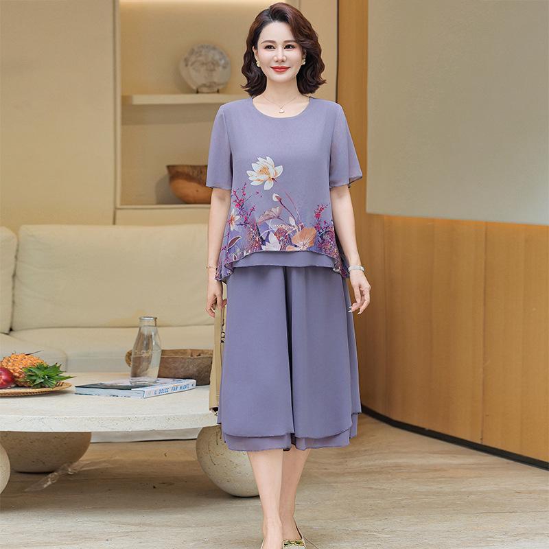 

Stylish Summer Casual Suit: Short-Sleeved Top for Middle-Aged & Elderly Women (2026) XL - 90-105 lbs фіолетовий