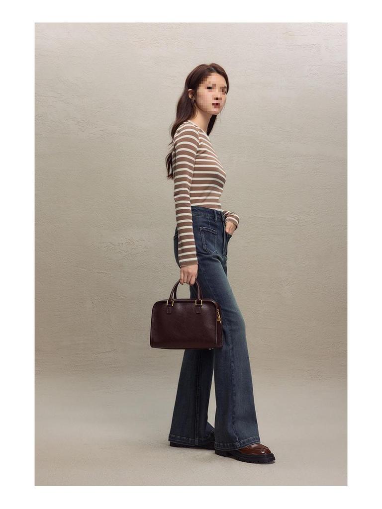 Women's Slim Fit Contrast Stripe Long Sleeve Knit Top for Autumn/Winter 2023