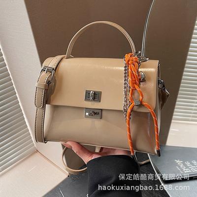 Bolsa de mão retrô com textura premium bolsa feminina 2025 nova bolsa mensageiro pequena quadrada popular versátil textura bolsa de ombro