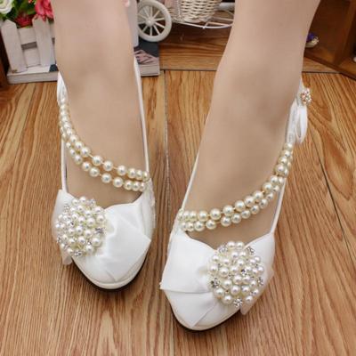 Star Cat Weiße Übergröße Hochhackige Hochzeitsschuhe mit Schleife für Damen - Modisch und Elegant.