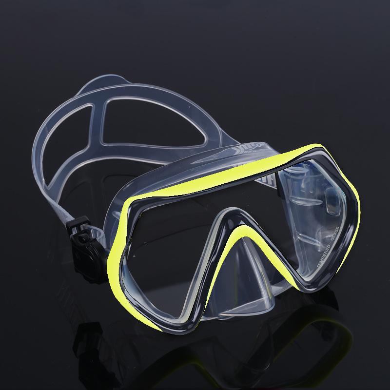 Large Frame Anti-Fog Diving Mask with Tempered Glass and Nose Clip for Adults