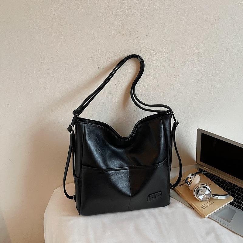 Commuter backpack women's 2025 autumn new high-value large-capacity shoulder bag popular retro foreign tote bag