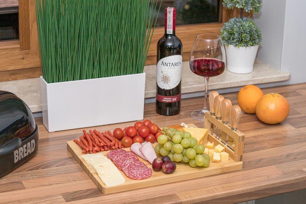 Bamboo Cheese Board with Knife Set