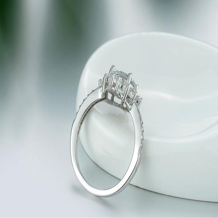 Inlaid Round Zircon Ring Classic Temperament Ring Popular Jewelry