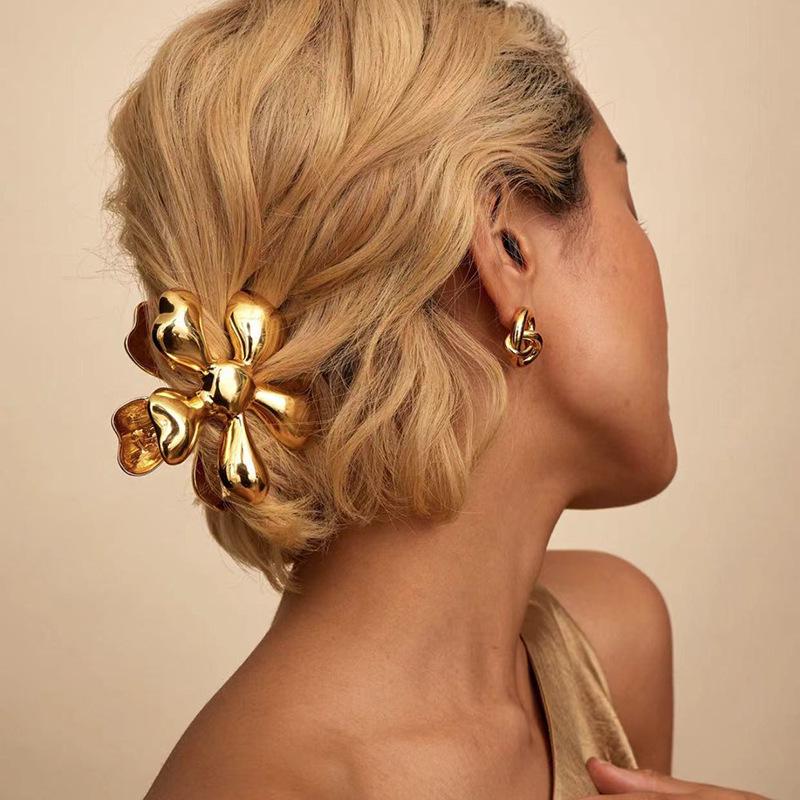 European Style Flower Hair Clip: Eco-friendly Alloy Shark Clip for Women