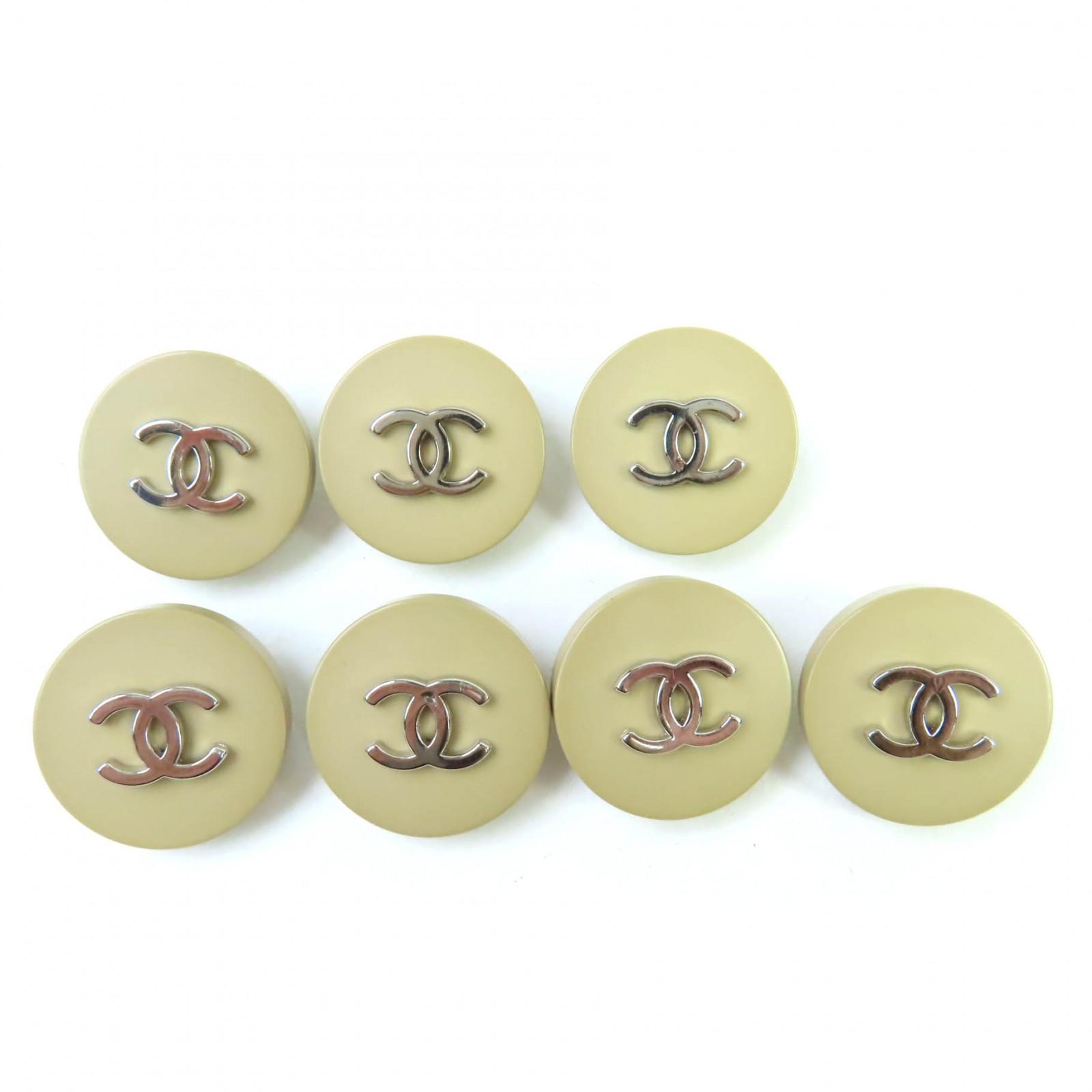 

Great CHANEL COCO Mark button 7 pieces beige Women Used