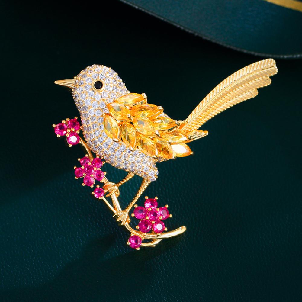 High Quality Yellow Cubic Zirconia Crystal Lovely Animal Bird Pin Party Dress Big Brooch for Women Luxury Fashion Jewelry Gift Gold Plated