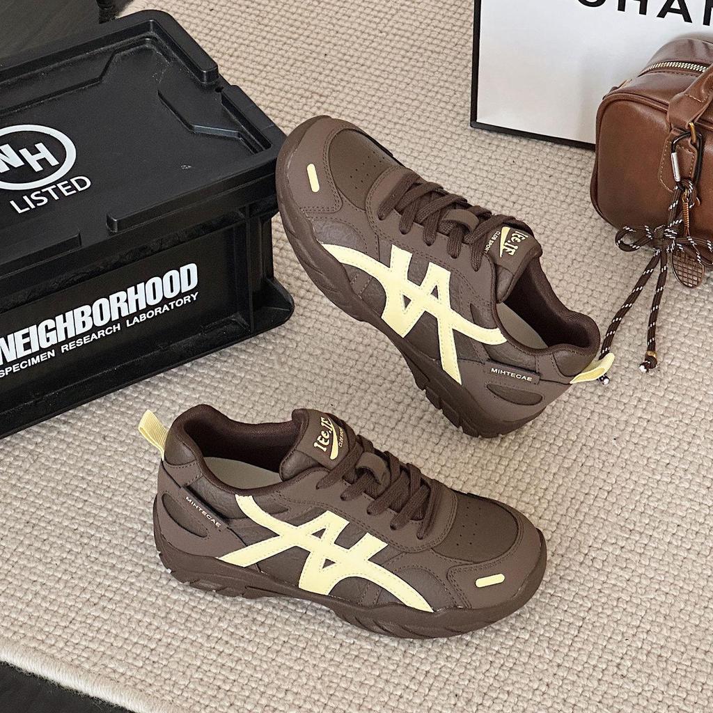 2025 New Soft-Soled Korean Flat Leather Running Shoes - Trendy & Comfortable