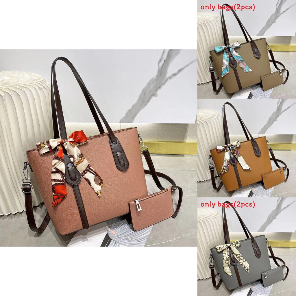 Fashionable Oversized Tote Handbag With Inner Compartments For Leisure And Shopping