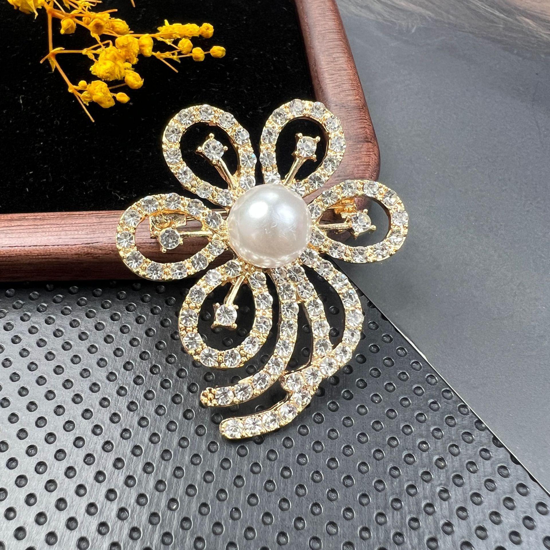 

Ретро брошь с кристаллами-бриллиантами, с булавкой от оголения и металлической пряжкой для аксессуаров для одежды