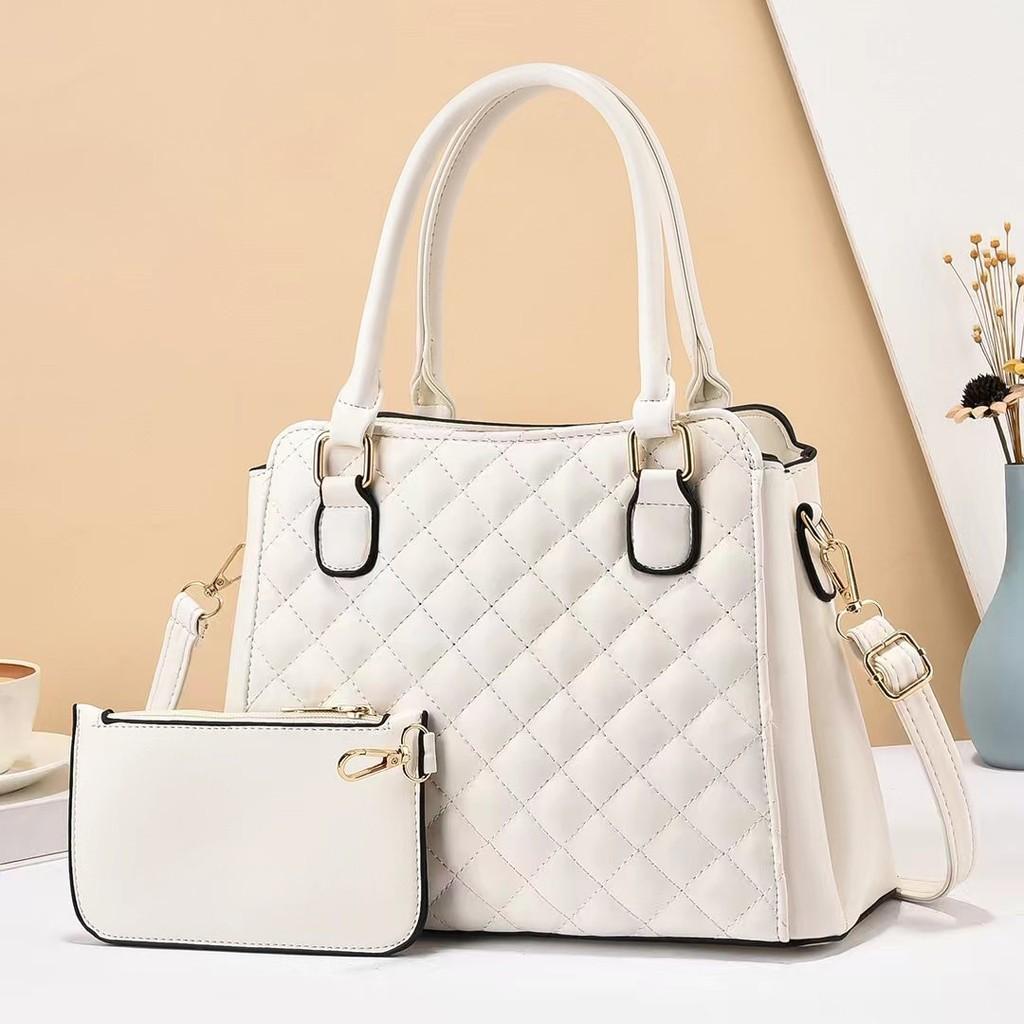 Fashionable Large Capacity Tote Bag For Women Chic And Versatile Design For Daily Use