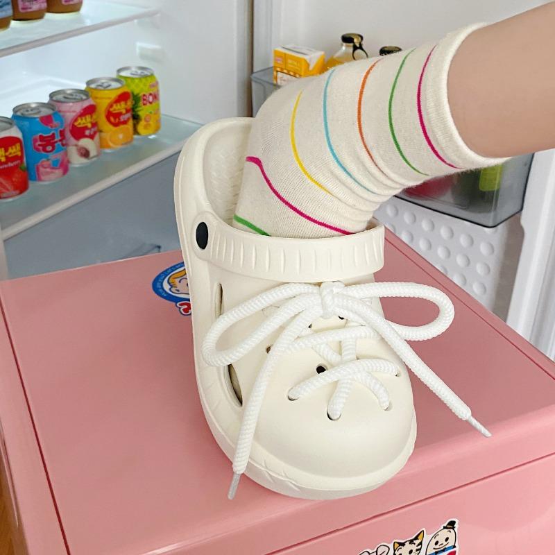 Shit Feeling Hole Shoes for Women's Summer Outerwear 2024 New Versatile Thick Sole Semi Trailer Beach Sandals