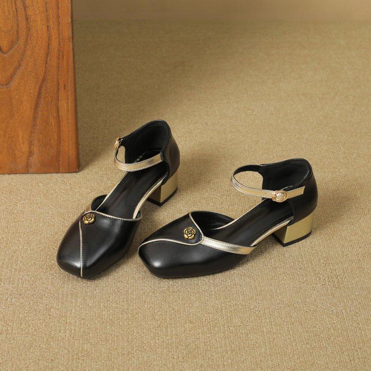 Baotou 2025 summer new retro summer camellia sandals French single shoes versatile leather shoes temperament women's shoes square head