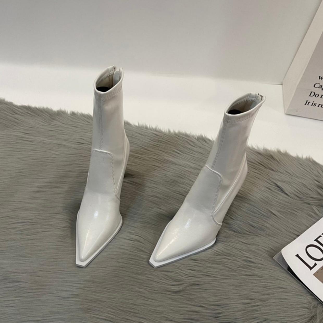 

Нишевый дизайн, передовой стиль, остроносые короткие ботильоны, тонкие ботильоны, маленькие ботильоны для женщин, демонстрирующие высокий стилетный каблук, весенние высокие каблуки 39