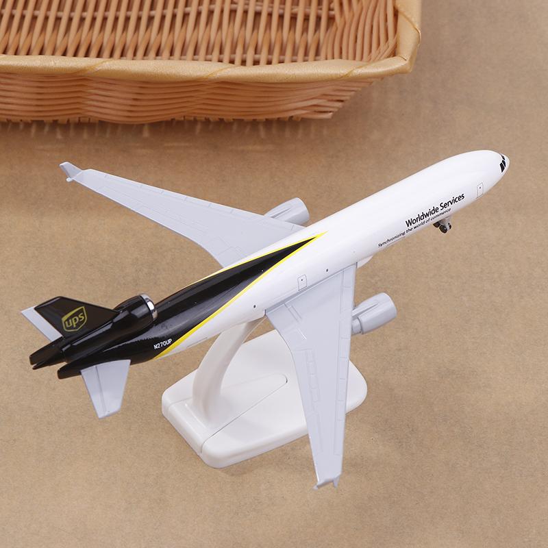 

Масштаб 20 см 1:200 Сплав Металл Воздушный UPS Авиалинии Md-11 Литая Модель Самолета Самолет С Колесами Шасси Модель Самолета