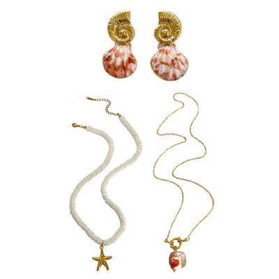 Ensemble Collier Boucles d'Oreilles Assorti Style Marin d'Été avec Pendentif Coquillages et Accents Corail pour Femmes