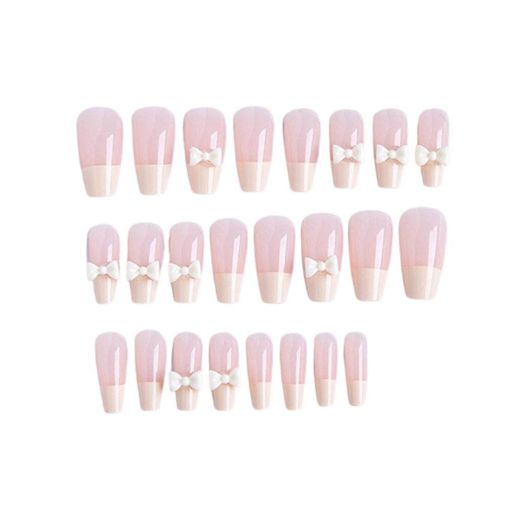 A Fresh And Sweet Style, Wearing A 24-piece French Manicure With A Milk Bow And Diamond-encrusted False Finger Patches, Creating An Atmosphere.2ML
