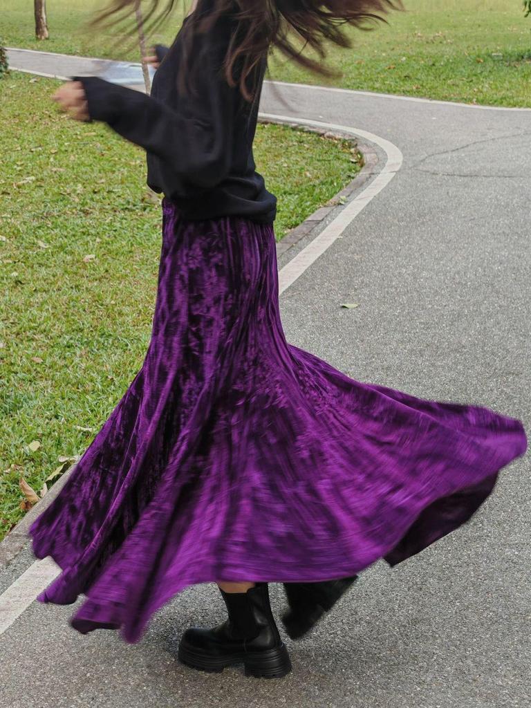 Elegant High-Waisted Dark Purple Velvet Mermaid Skirt - Slimming Autumn/Winter Style with Large Hem