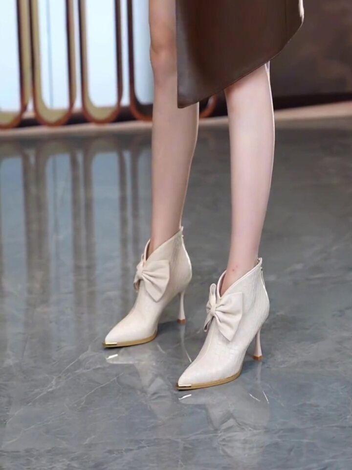 Französische spitze Kurzstiefel Damen 2025 Herbst und Winter neue kleine duftende Stil Schleife hoher Absatz dünne Mode Stiefel und Stiefeletten