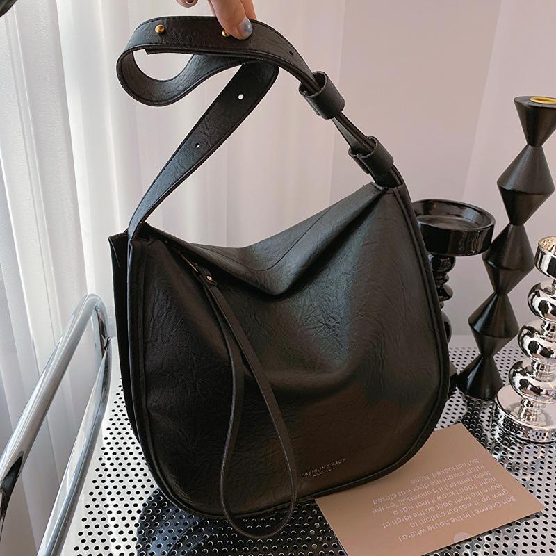 

Женская вместительная городская простая модная сумка-мессенджер через плечо в стиле ретро чёрный