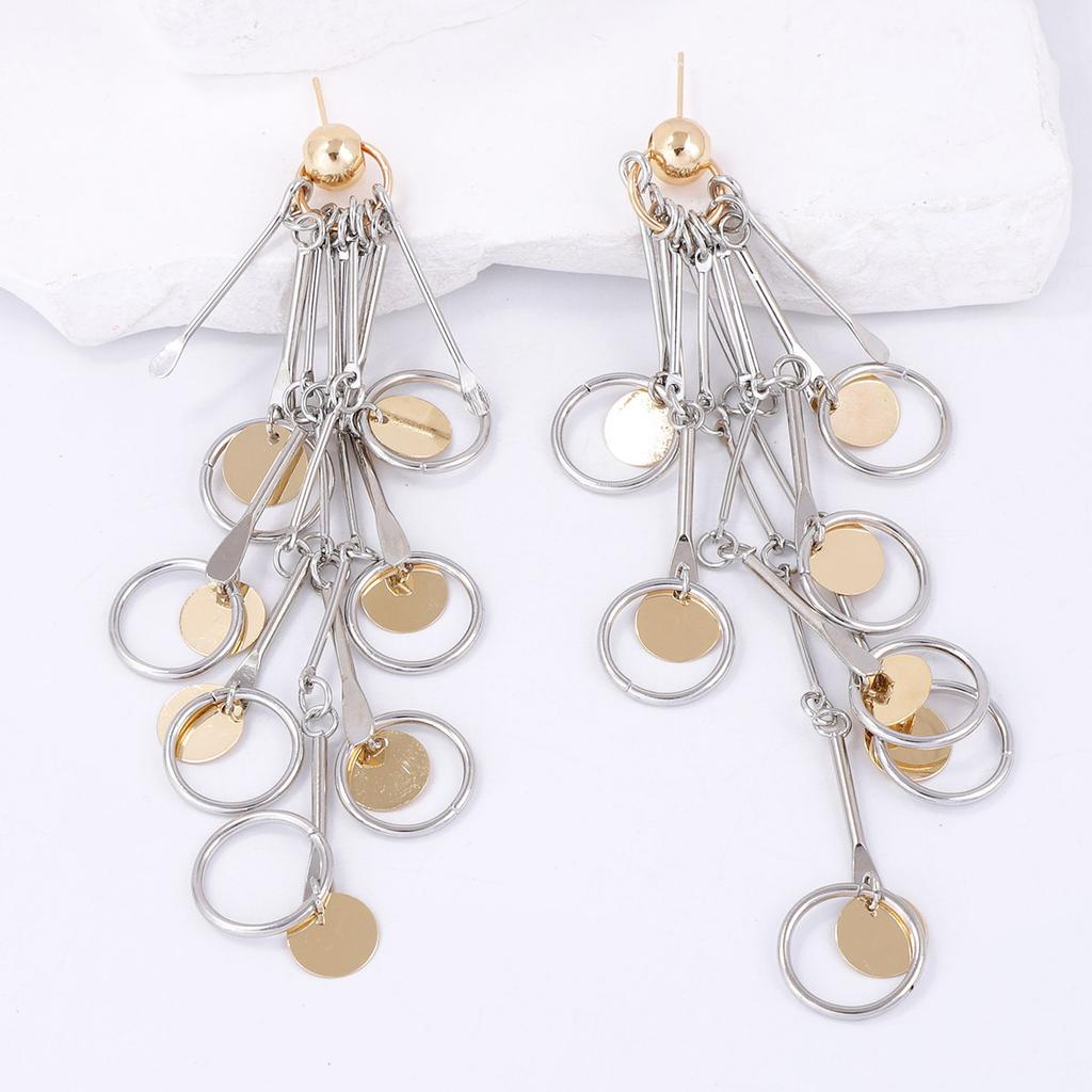 Europäischer und amerikanischer leichter Luxus Trend Farbabstimmung Metall Designgefühl Scheibenanhänger Quastenohrringe lange Quastenohrringe