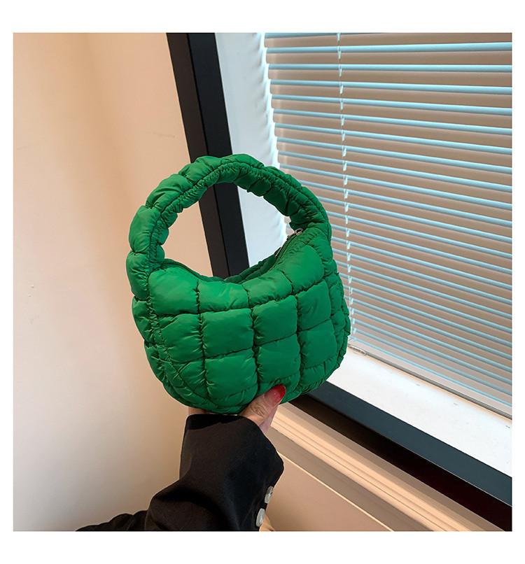 Chic And Soft Cotton Handbag With Zipper Closure Perfect For Daily Street Style