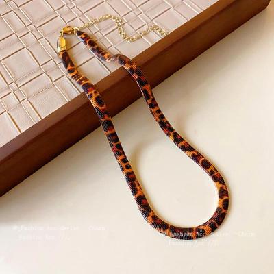 High-End Retro Leopardenmuster Schlangenknoch Textur Halskette für Frauen