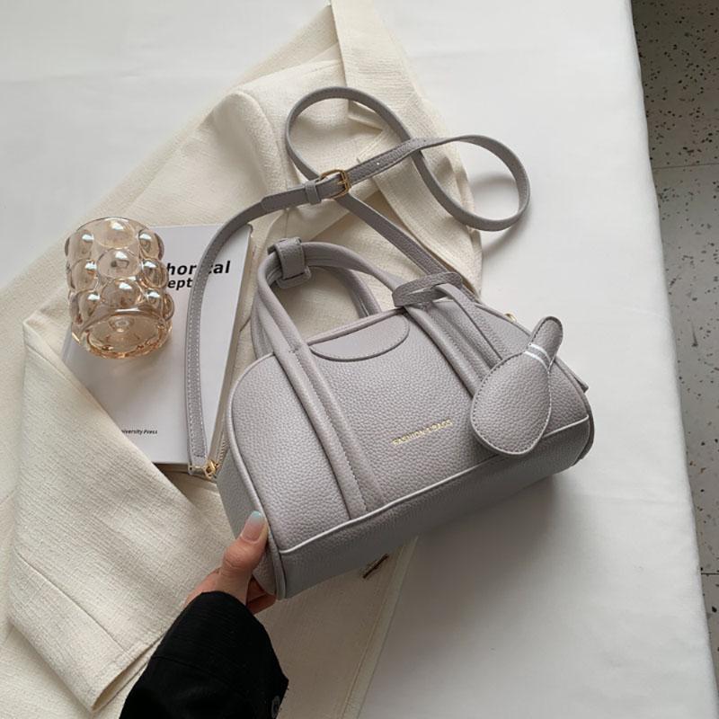 

Текстура легкая роскошная маленькая квадратная сумка женская новая стильная модная сумка через плечо на одно плечо повседневная нишевая дизайнерская сумка