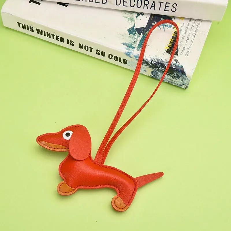Custom Leather Keychain Cute Sausage Dog Laser Personalize Number Cartoon Puppy Kering Car Key Chain Ring for Couple