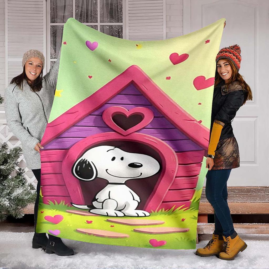 Cute Snoopy print soft and warm blanket, perfect for naps, sofas, beds, camping trips, the office, birthday and holiday gifts.