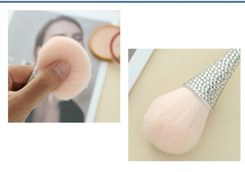 Portable Slim Waist Rhinestone Makeup Brush with Nylon Bristles