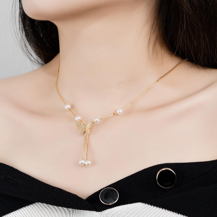 Exquisite and Small Micro-inlaid Butterfly Pearl Fringed Necklace, Super Fairy Design Collarbone Chain Woman
