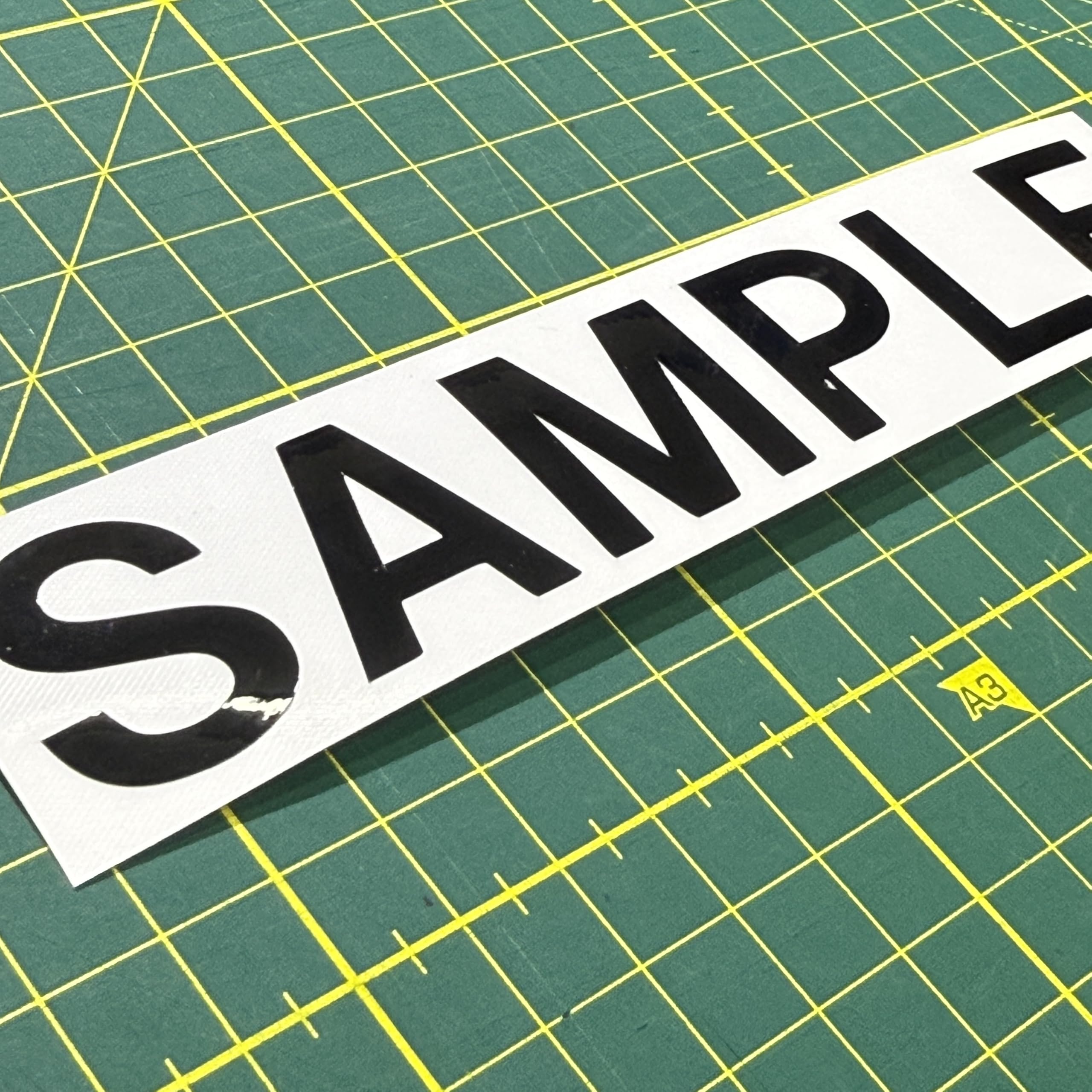 

Эмблема Rankle 250 Задняя Пользовательское Сиденье Оклейка Автомобиля Режущий Лист [250-003] (Фортепианный черный) чёрный