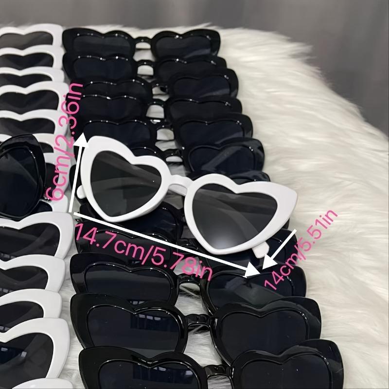 15 Black Heart-Shaped Glasses + 15 White Heart-Shaped Glasses Bridal Groom Bridesmaid Supplies for Wedding Party