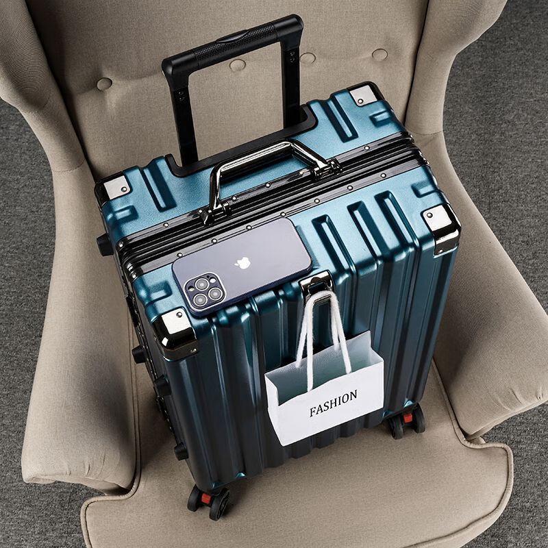 Durable Student Carry-on Luggage 28 inches