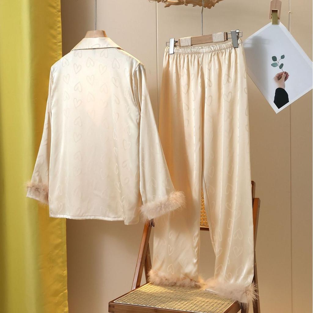 1011 neue Pyjamas Damen Frühling und Herbst Eis Seide Langarm High-End Seide Kann draußen getragen werden Federn Luxus Herbst und Winter Loungewear